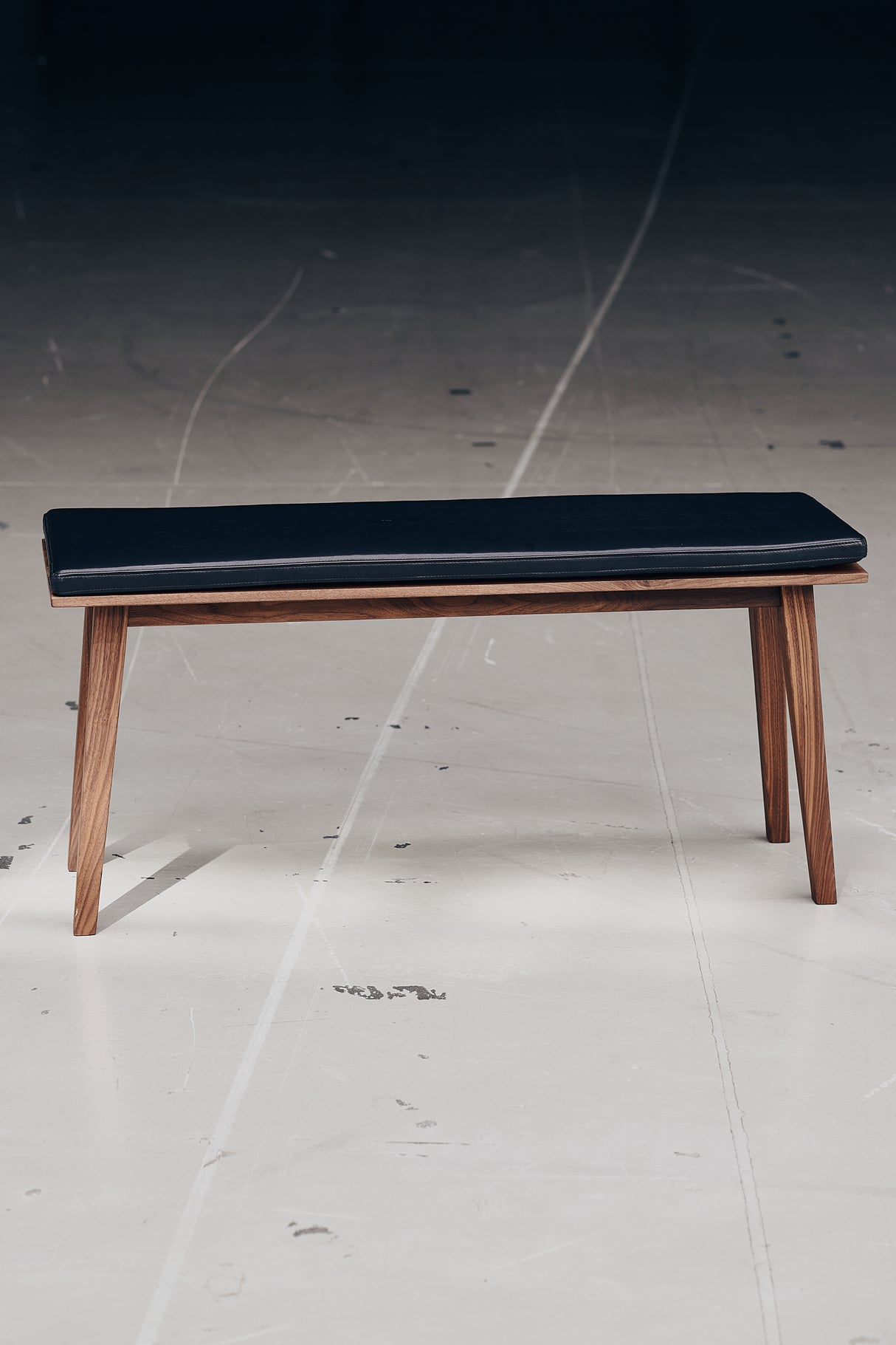 KA62 - Bænk - Valnød